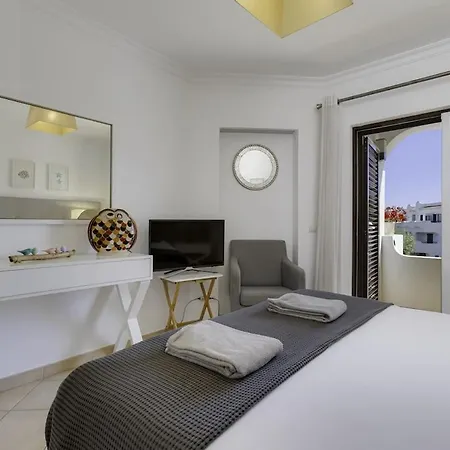 Club - 2 Bedroom Apartment, Air Conditioning And Pools Appartamento