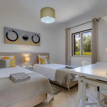 Club - 2 Bedroom Apartment, Air Conditioning And Pools